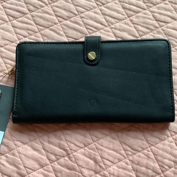 KENNETH COLE -  Black Clutch Wallet - pocketed interior card holder - Picture 3 of 8